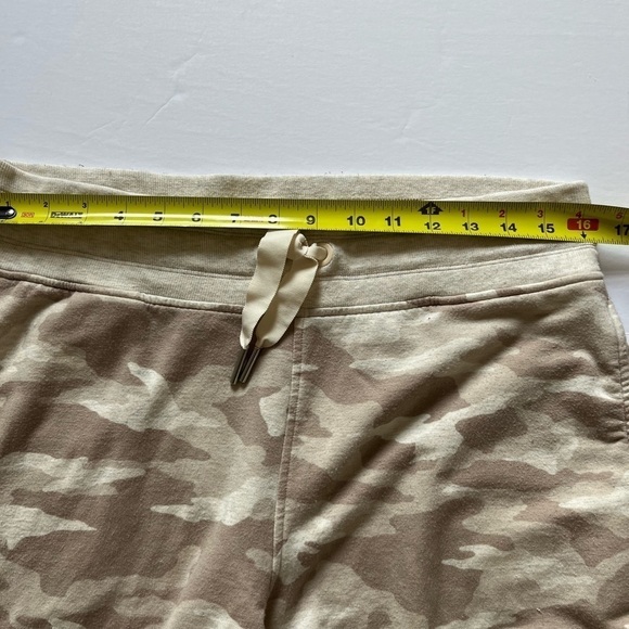 Athleta Balance Printed Jogger Beige Camo Size Medium - Picture 9 of 10